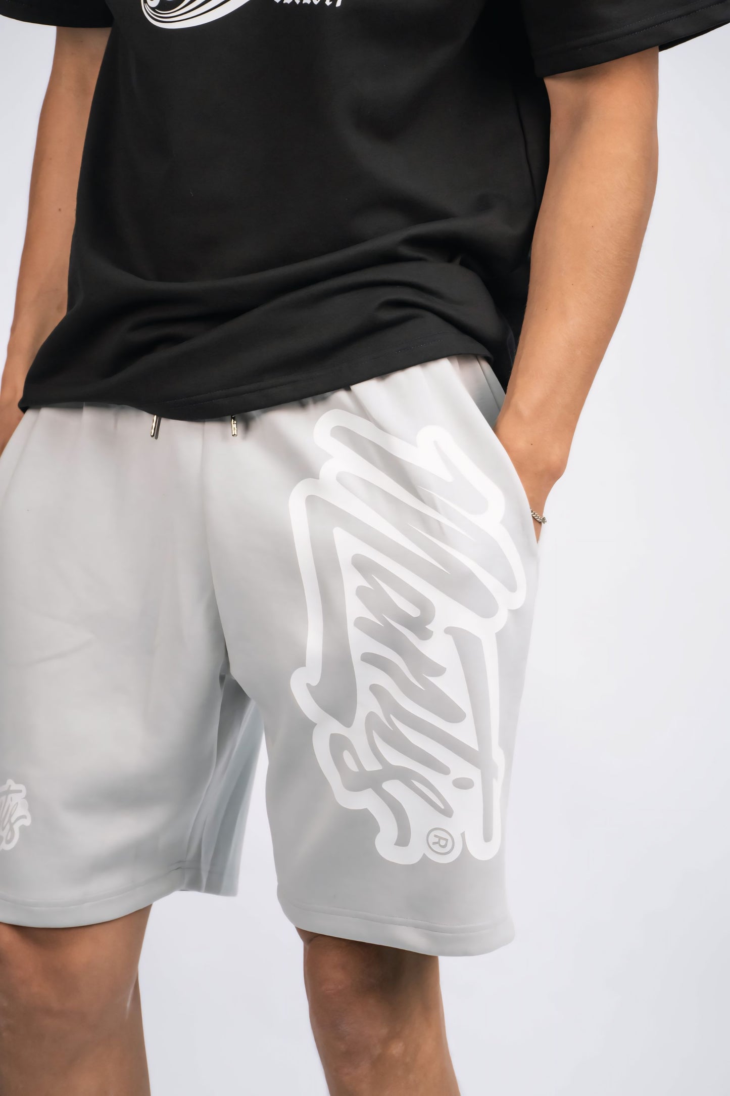 Mantis Signature Graffiti Shorts Silver