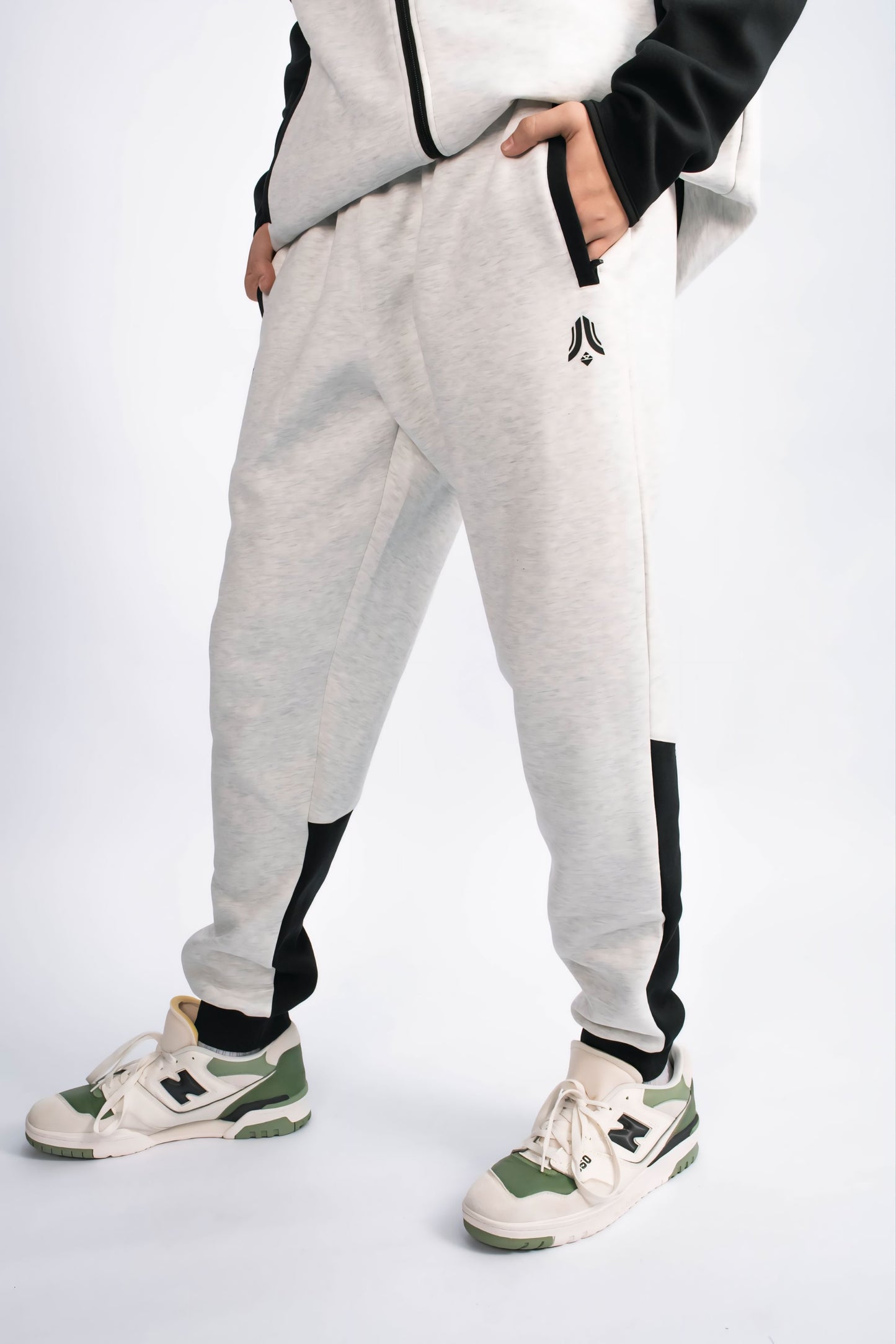 Mantis Tech-Fleece Trackpants