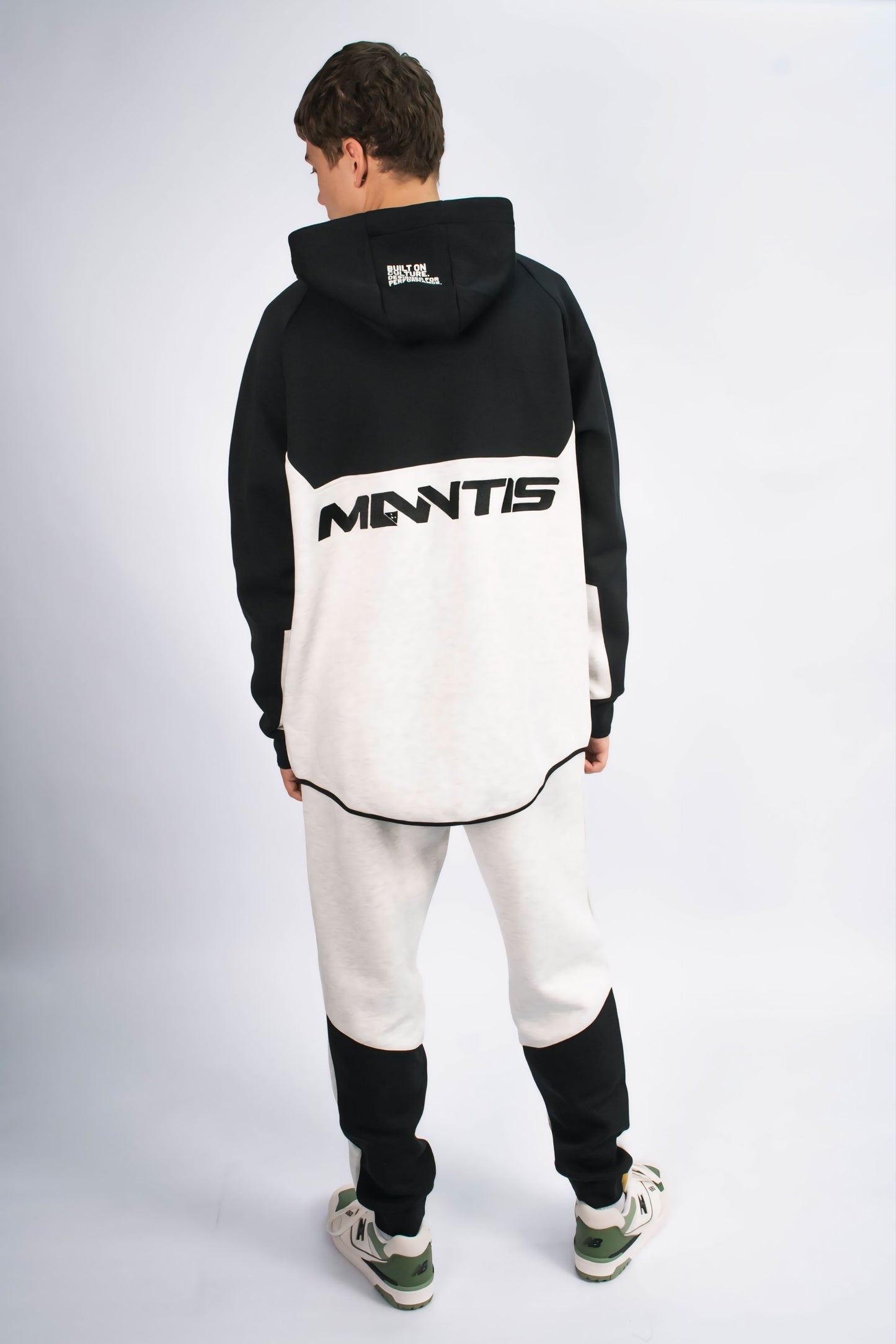 Mantis Tech-Fleece Trackpants