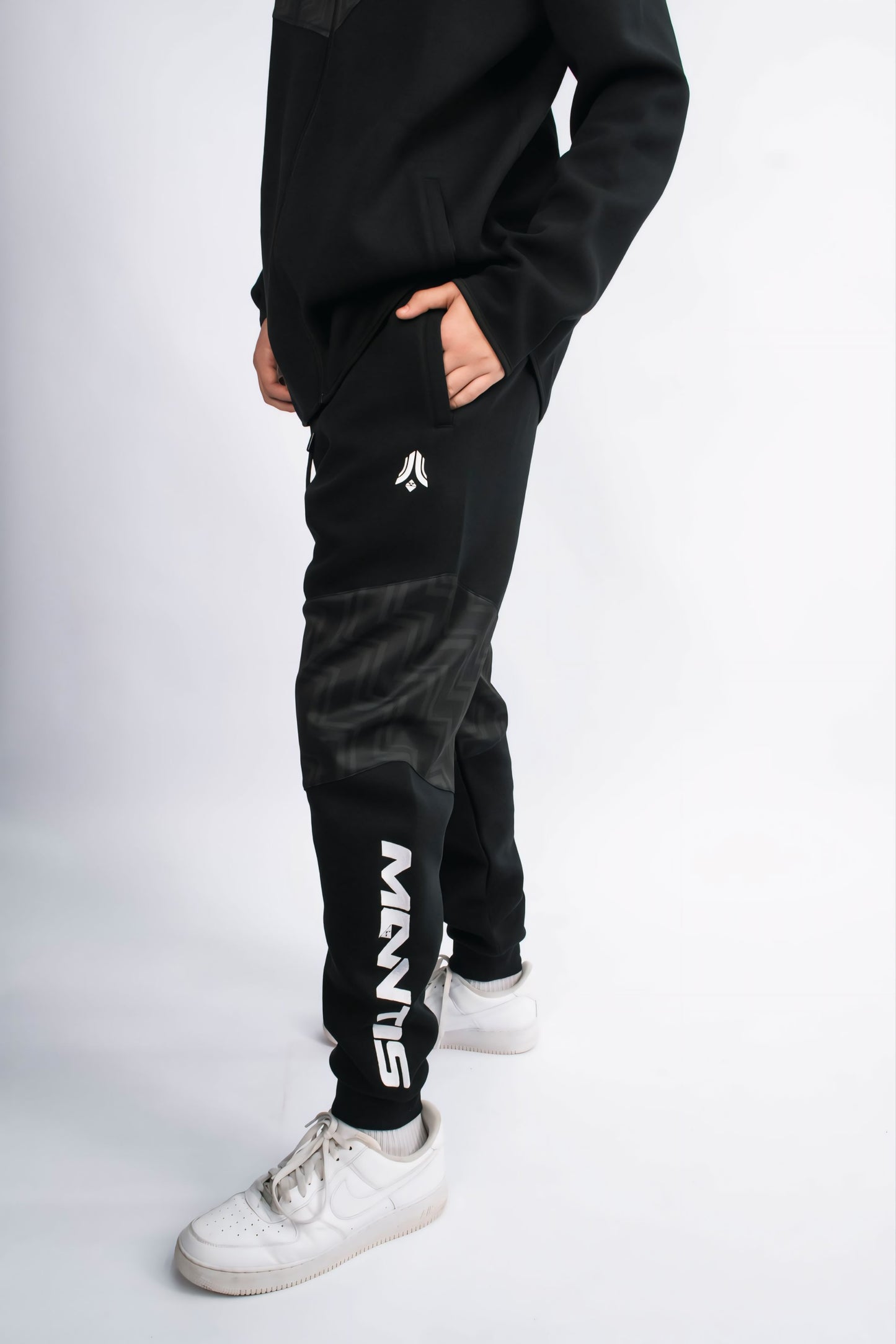 MANTIS Poutama Tech Fleece Trackpants