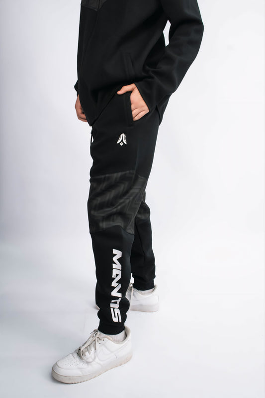 MANTIS Poutama Tech Fleece Trackpants