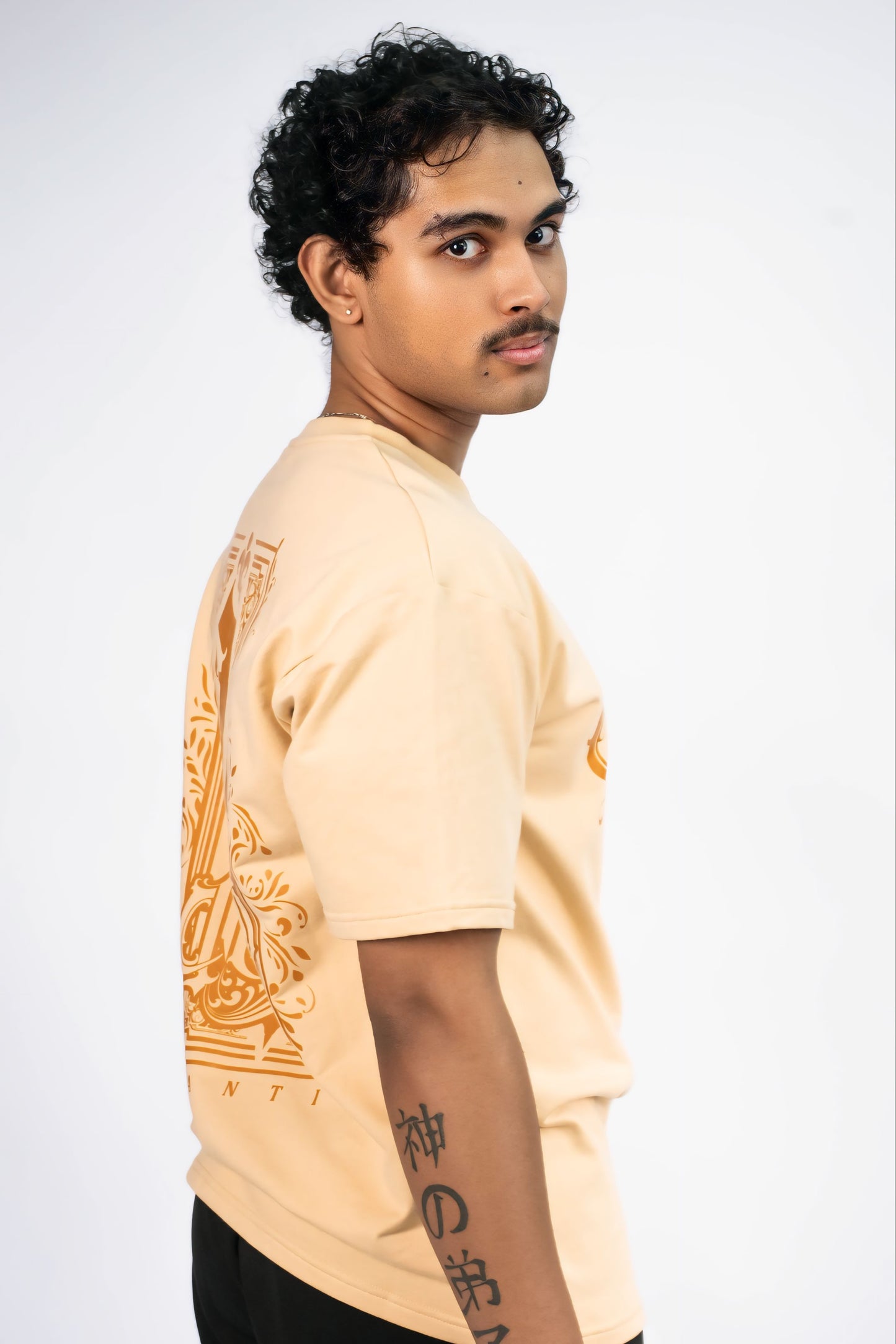 Mantis Gothic Tee Beige